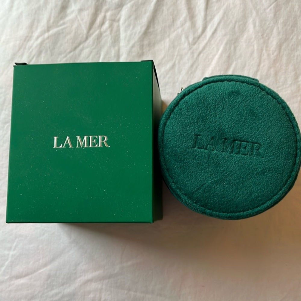 NIB La Mer Velvet Emerald Green Cylindrical Regimen Case. - Picture 8 of 9